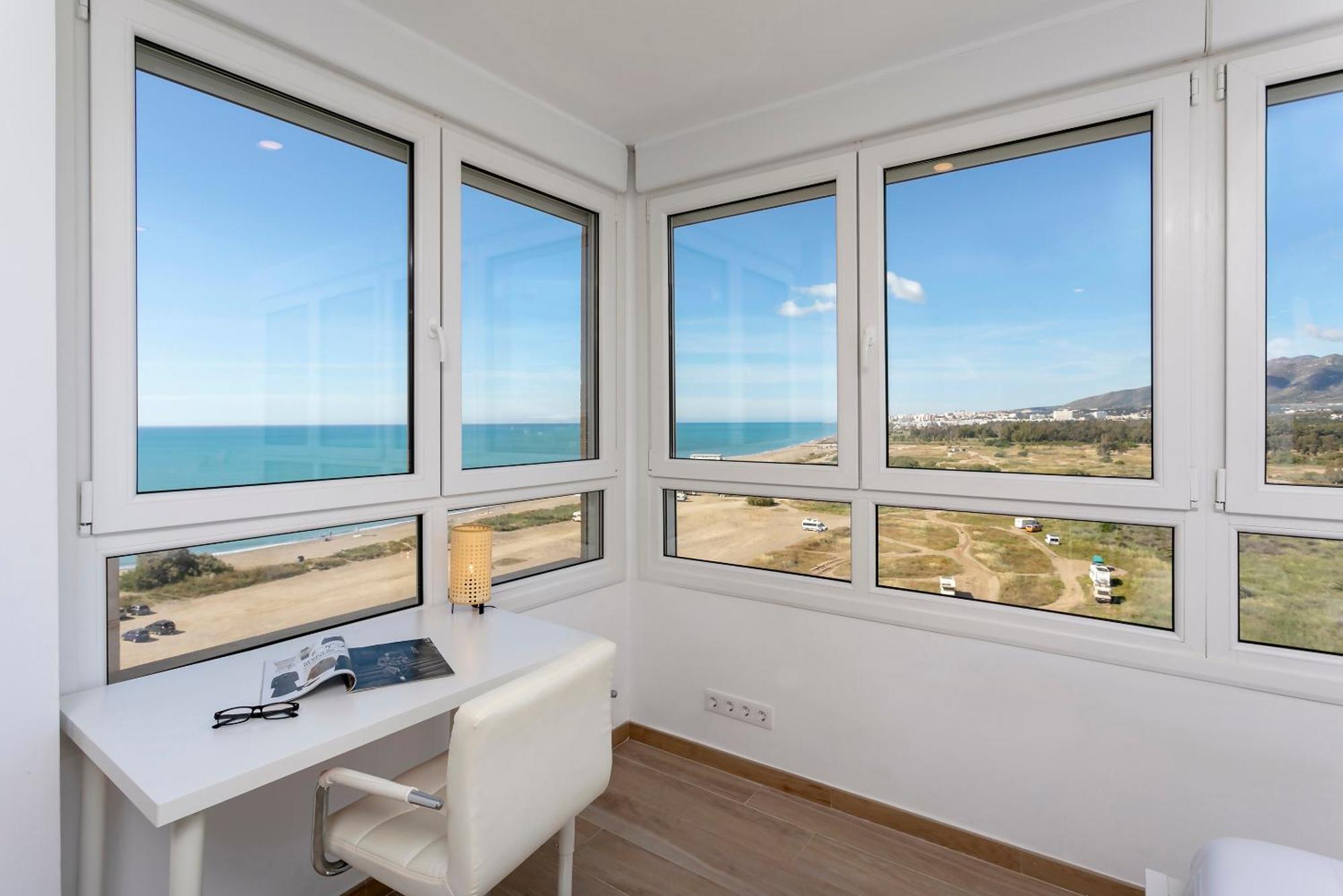 Sunstay Guadalmar Loft Seaview Málaga Esterno foto